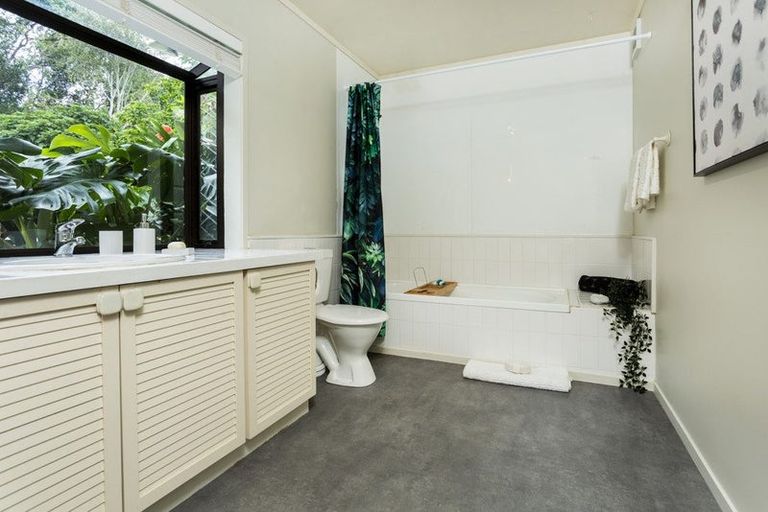 Photo of property in 2/125 Victoria Road, Devonport, Auckland, 0624