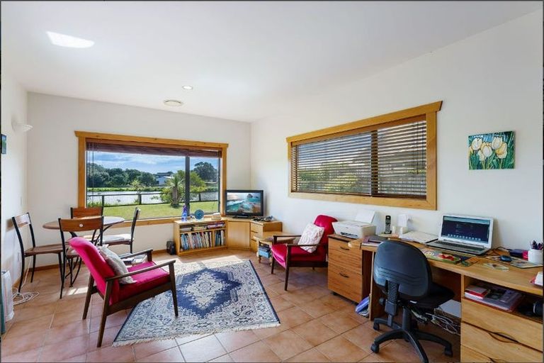 Photo of property in 7 Marewa Place, Waikanae Beach, Waikanae, 5036