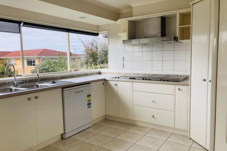 Photo of property in 95a Glenmore Road, Sunnyhills, Auckland, 2010