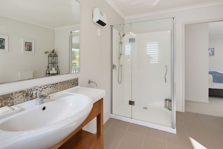 Photo of property in 9 Ohuka Place, Whitianga, 3510