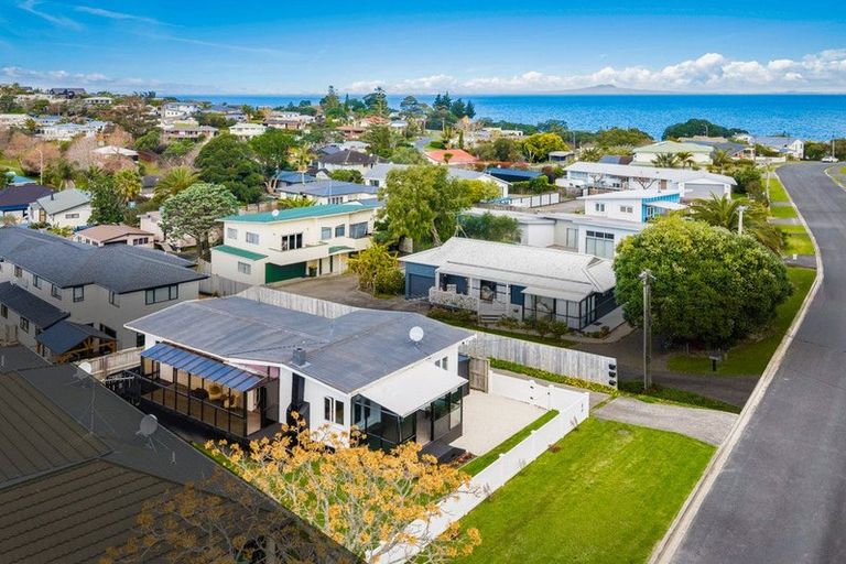 Photo of property in 21 Brixton Road, Manly, Whangaparaoa, 0930