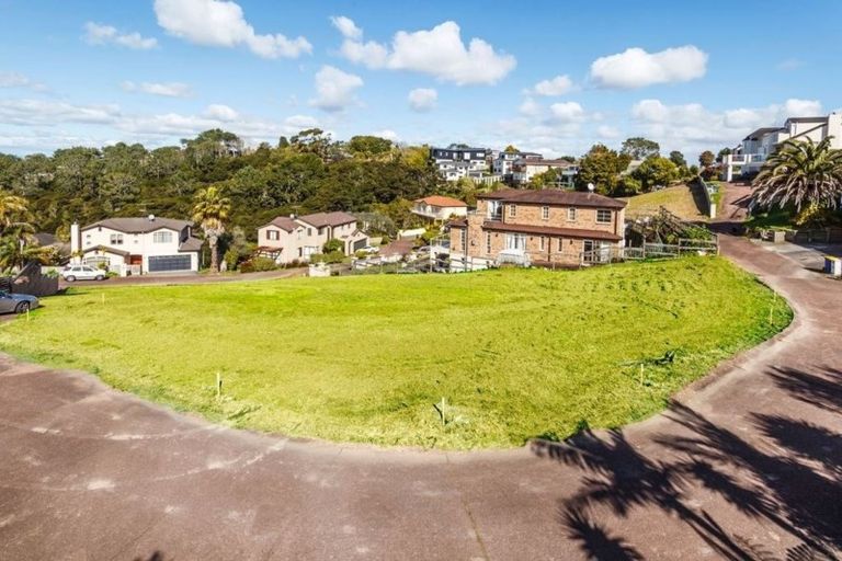 Photo of property in 107 Penguin Drive, Murrays Bay, Auckland, 0630