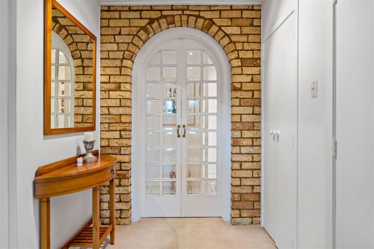 Photo of property in 17 Edgerton Road, Te Atatu Peninsula, Auckland, 0610