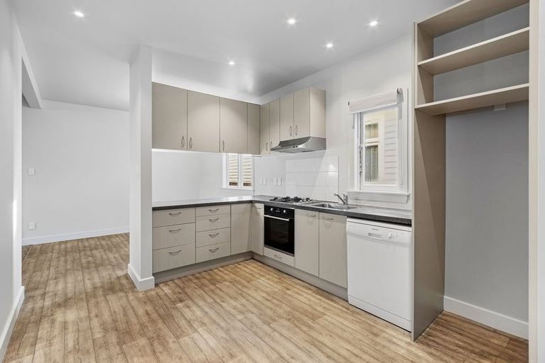 Photo of property in 27 Massey Crescent, St Albans, Christchurch, 8014