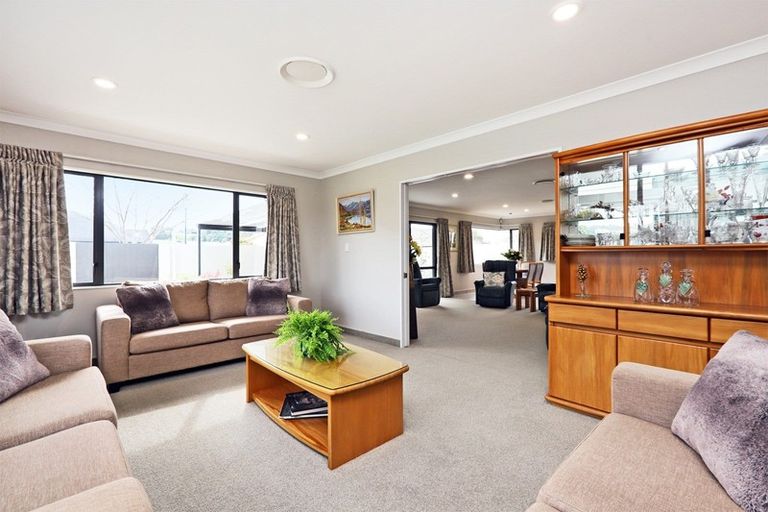Photo of property in 9 Pinotage Drive, Greenmeadows, Napier, 4112