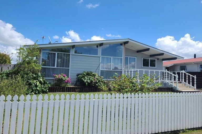 Photo of property in 5 Lilac Street, Melville, Hamilton, 3206