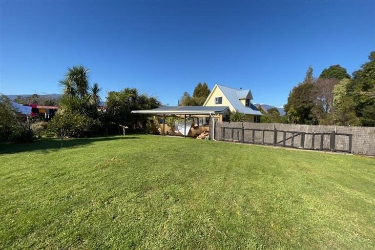 Photo of property in 37 Wakefield Street, Westport, 7825