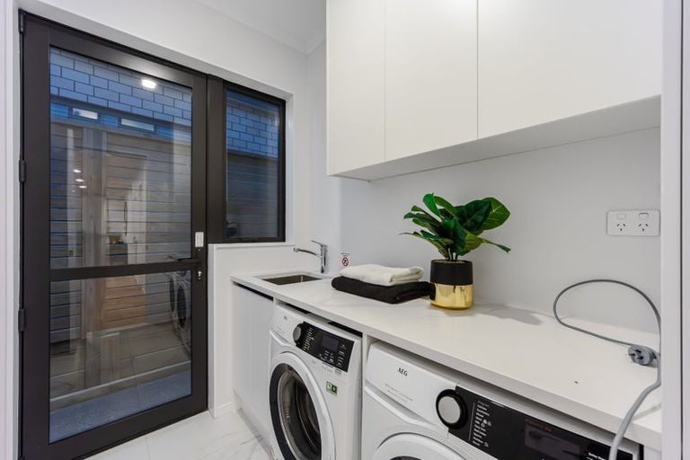 Photo of property in 73 Headsail Drive, Long Bay, Auckland, 0630