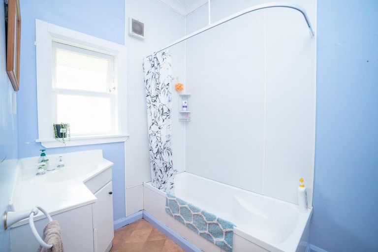 Photo of property in 19 South Street, West End, Palmerston North, 4410