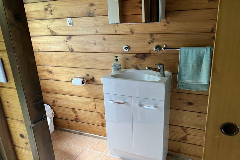 Photo of property in 4/52 Kelburn Parade, Kelburn, Wellington, 6012