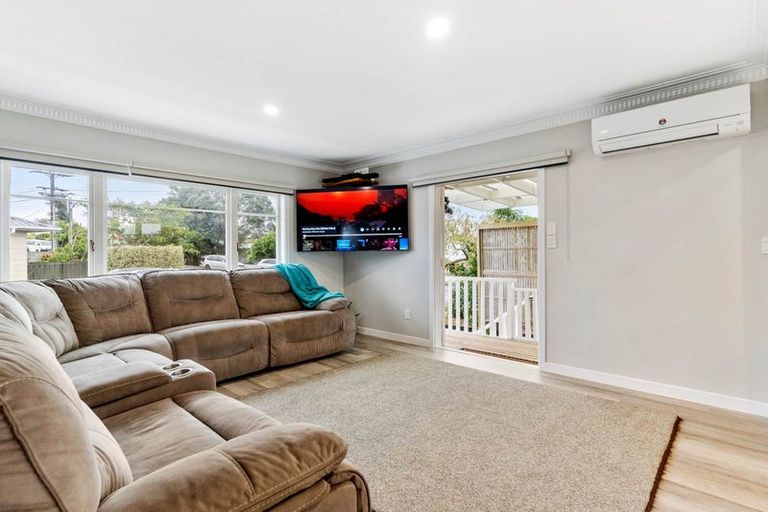 Photo of property in 1/188 Waimumu Road, Massey, Auckland, 0614