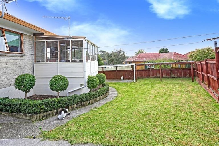 Photo of property in 2/21 Glenmore Road, Sunnyhills, Auckland, 2010
