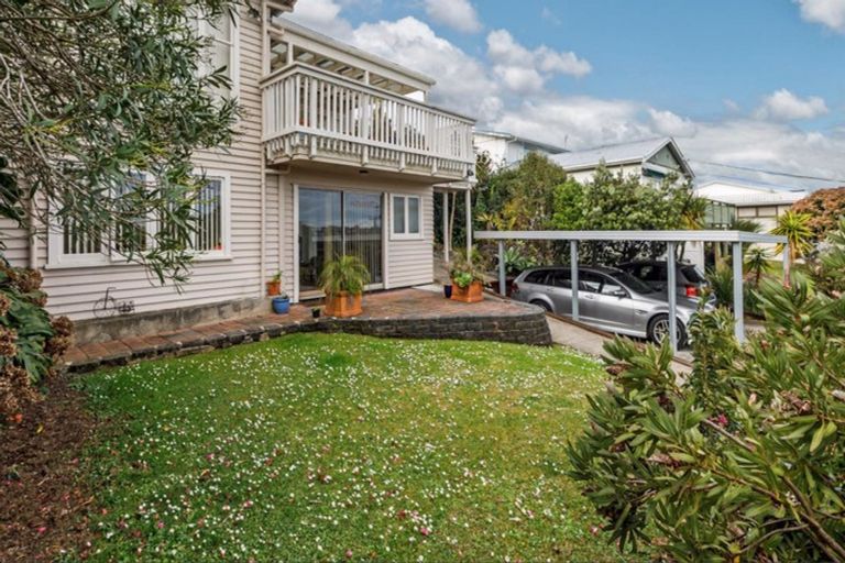 Photo of property in 35 Bayview Road, Browns Bay, Auckland, 0630