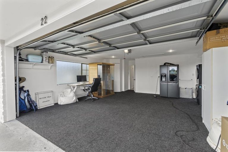Photo of property in 22 Lakeside Drive, Orewa, 0931