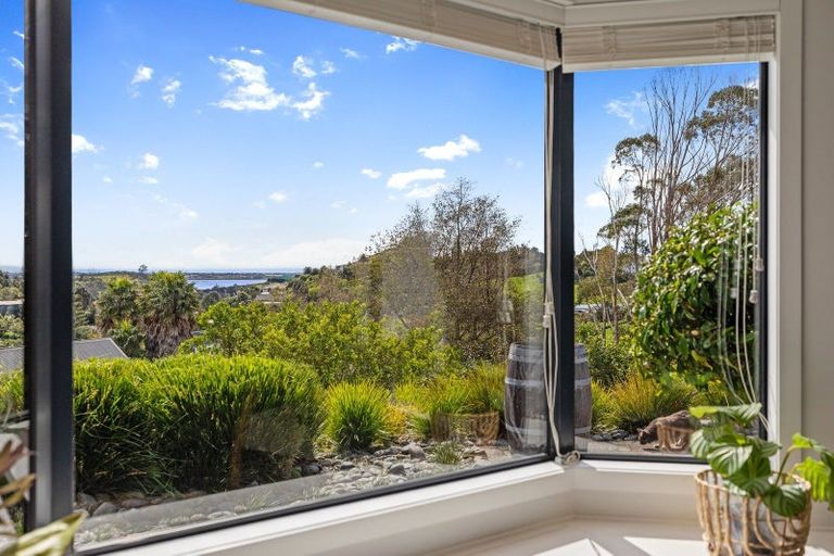 Photo of property in 135 Waikite Road, Welcome Bay, Tauranga, 3175