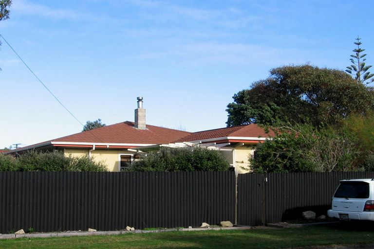 Photo of property in 36 Te Moana Road, Waikanae Beach, Waikanae, 5036
