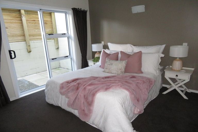 Photo of property in 16b Lincoln Avenue, Tawa, Wellington, 5028