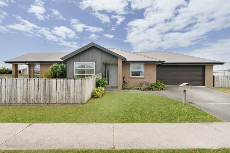 Photo of property in 17 Kuru Place, Papamoa, 3118