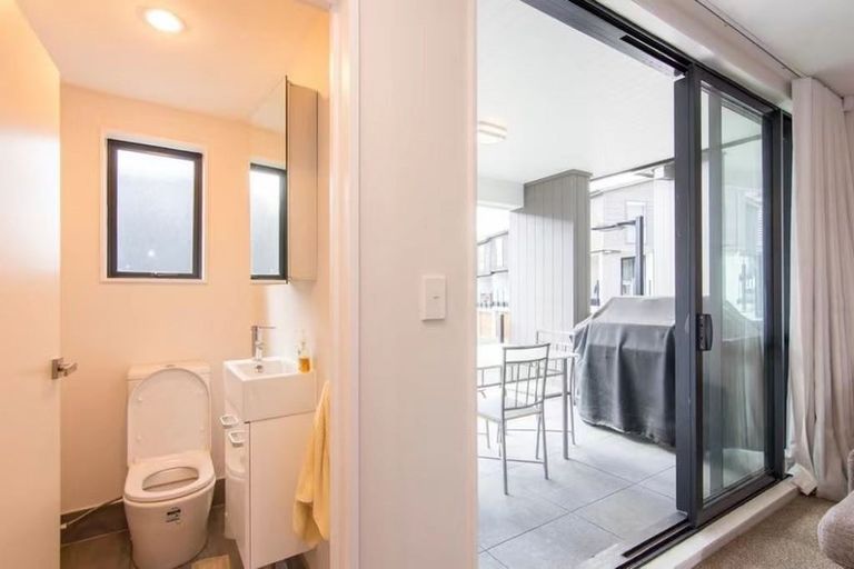 Photo of property in 12/10 Silver Moon Road, Albany Heights, Auckland, 0632