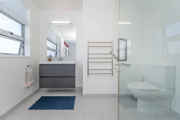 Photo of property in 16 Vanita Drive, Whitianga, 3510