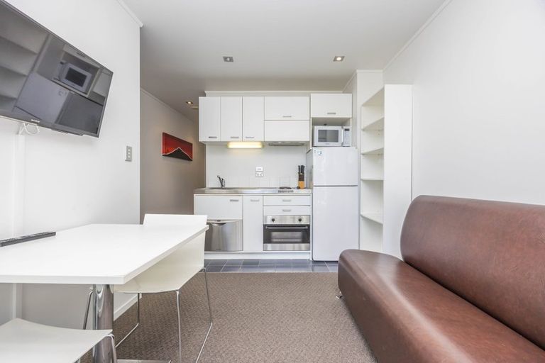 Photo of property in The Volt Apartments, 1025/430 Queen Street, Auckland Central, Auckland, 1010