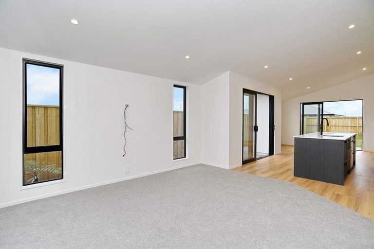 Photo of property in 36 Cousins Street, Woodend, 7691