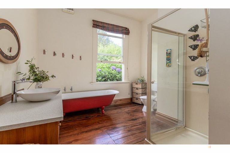 Photo of property in 111 Main North Road, Geraldine, 7930