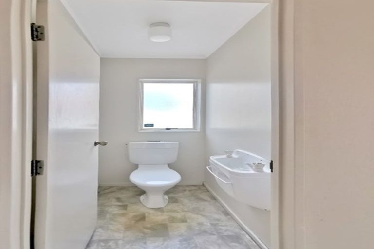 Photo of property in 27b Central Park Drive, Te Atatu South, Auckland, 0610