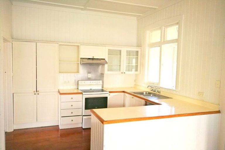 Photo of property in 296 Great North Road, Henderson, Auckland, 0612