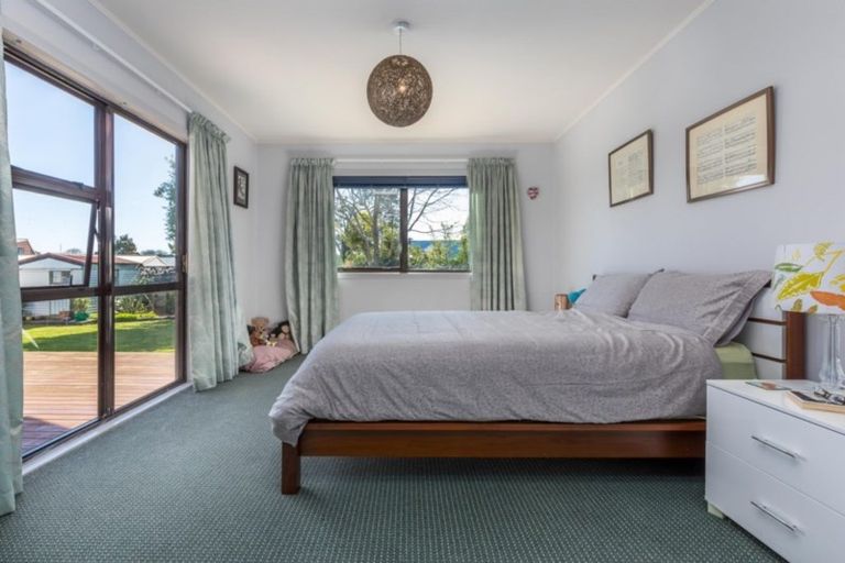 Photo of property in 8 Harbour Crest Drive, Waiuku, 2123