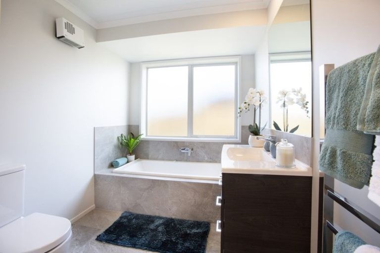 Photo of property in 69 Stace Hopper Drive, One Tree Point, 0118