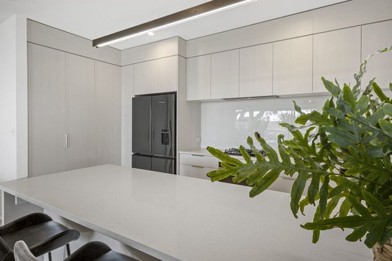 Photo of property in 250c Courtenay Street, Strandon, New Plymouth, 4312