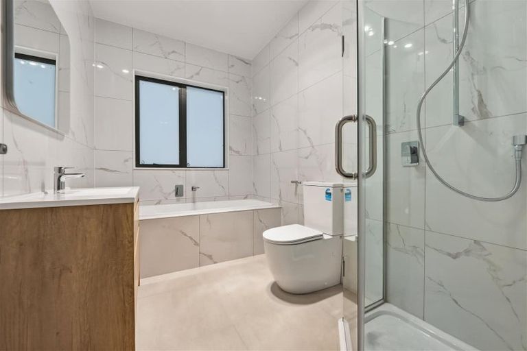 Photo of property in 50 Whakairo Crescent, Gulf Harbour, Whangaparaoa, 0930