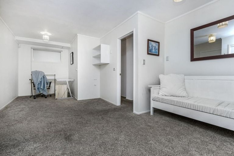 Photo of property in 42 Lynden Avenue, Hillcrest, Auckland, 0627