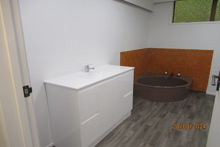 Photo of property in 90 Royal Road, Massey, Auckland, 0614