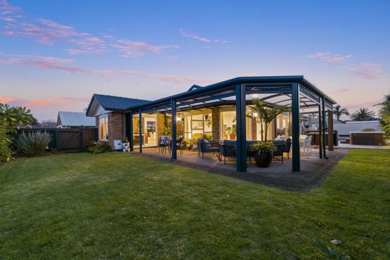 Photo of property in 90 Santa Monica Drive, Papamoa Beach, Papamoa, 3118