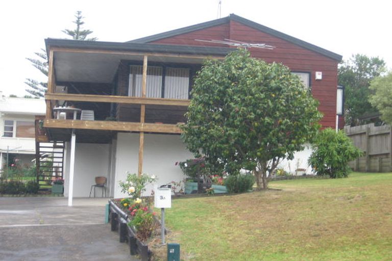 Photo of property in 2/3 Ellice Road, Totara Vale, Auckland, 0629