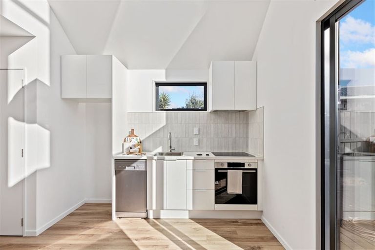 Photo of property in 4a Howe Street, New Brighton, Christchurch, 8083