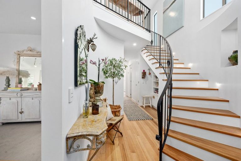 Photo of property in 1/13 Milford Road, Milford, Auckland, 0620