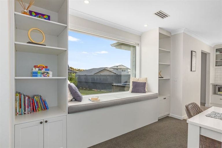 Photo of property in 16 Schooner Drive, Whitby, Porirua, 5024