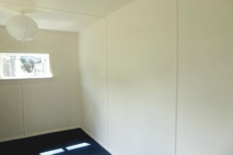 Photo of property in 168 Breaker Bay Road, Breaker Bay, Wellington, 6022