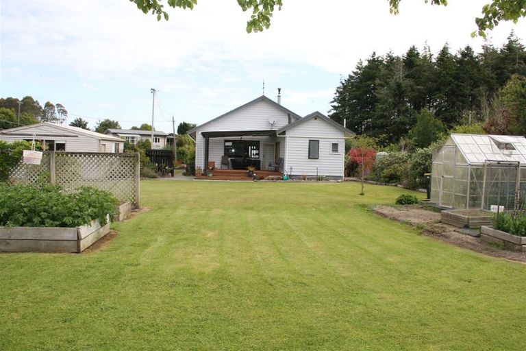 Photo of property in 5 Mcvicar Street, Tuatapere, 9620