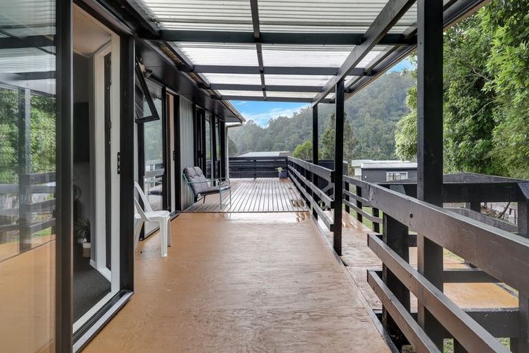 Photo of property in 19 Oxford Road, Lake Rotoma, Rotorua, 3074
