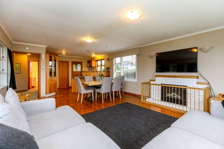 Photo of property in 246 Huatoki Street, Upper Vogeltown, New Plymouth, 4310