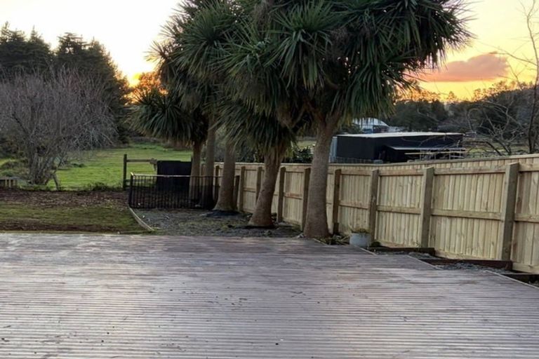 Photo of property in 172 Main Road South, Raumati South, Paraparaumu, 5032