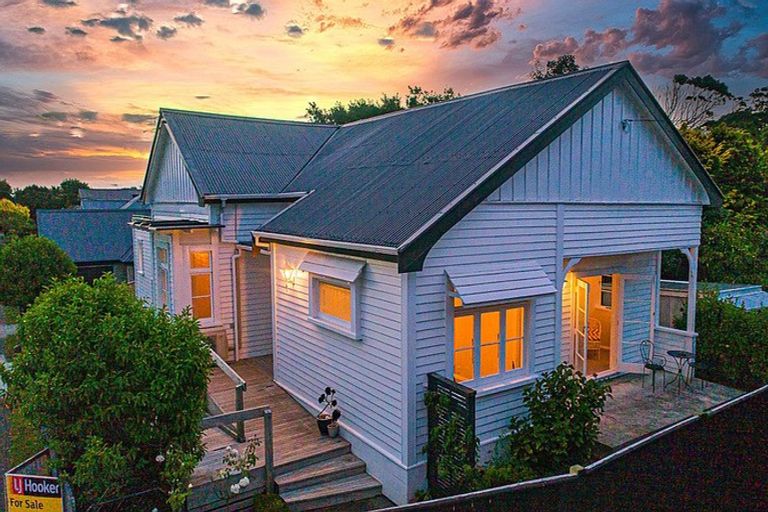 Photo of property in 2c Saint Leonard Street, Saint Johns Hill, Whanganui, 4501