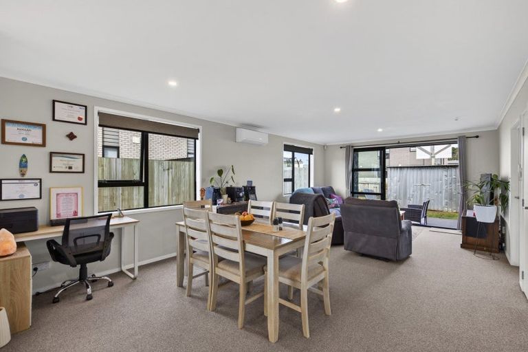 Photo of property in 15 Discovery Place, Marfell, New Plymouth, 4310