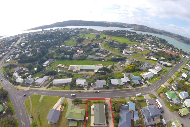 Photo of property in 6 Manukau Road, Raglan, 3225