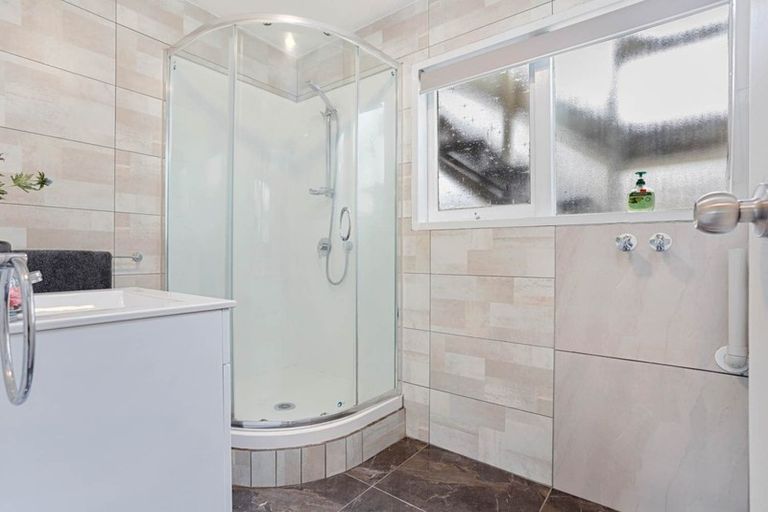 Photo of property in 11/5 Keeling Road, Henderson, Auckland, 0612