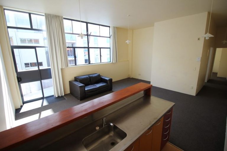 Photo of property in Carillion/the Knoll, 33 Thompson Street, Mount Cook, Wellington, 6011